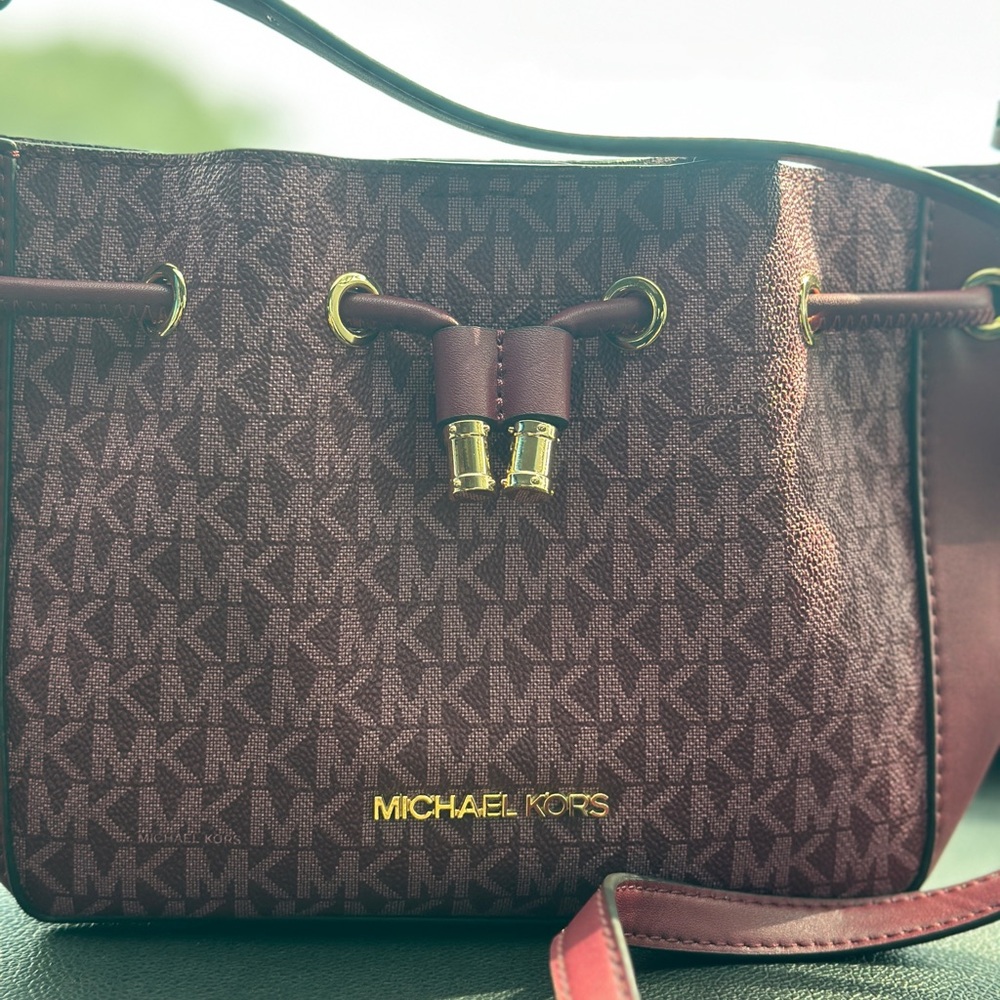 NWT Michael Kors Phoebe Bucket Bag - Picture 3 of 8